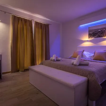 Family Roso Apartment Promajna